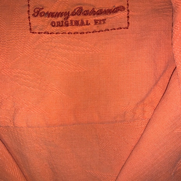 Size M Tommy Bahama Short Sleeve Button Down - Picture 3 of 4
